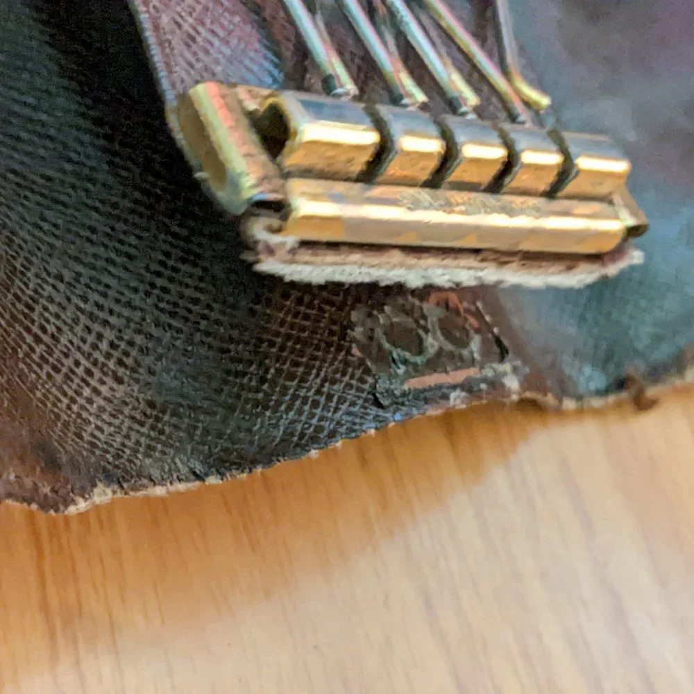 Louis Vuitton Damier Key Holder/Wallet #1570***